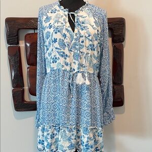 House of Harlow 1960 Blue and White Floral Blouse